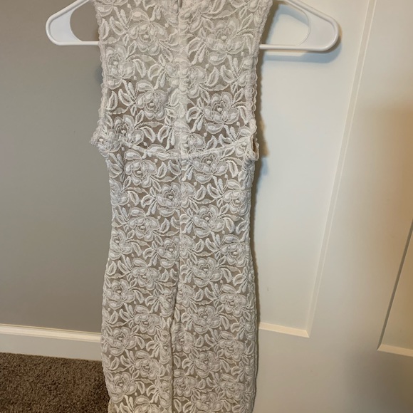 Lace dress - Picture 2 of 2